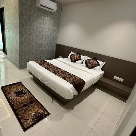 Hotel Jp Garden & Lawn Sasupāda Exterior foto
